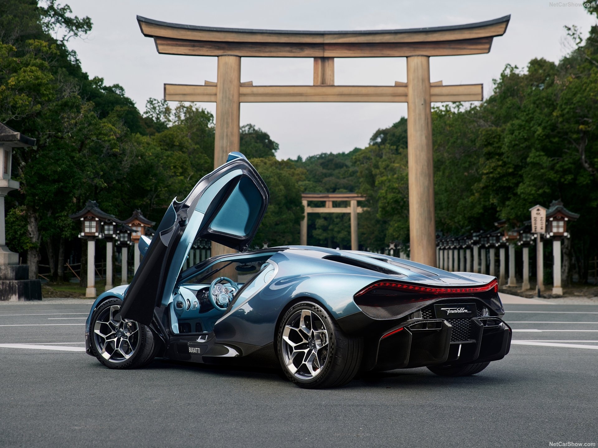 Bugatti Tourbillon Detail